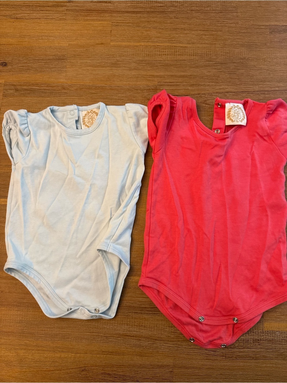 The Beaufort Bonnet Company Light Blue and Coral Baby Bodysuits 18-24mo